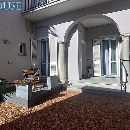 Palm House Apartment Brusimpiano ภายนอก รูปภาพ